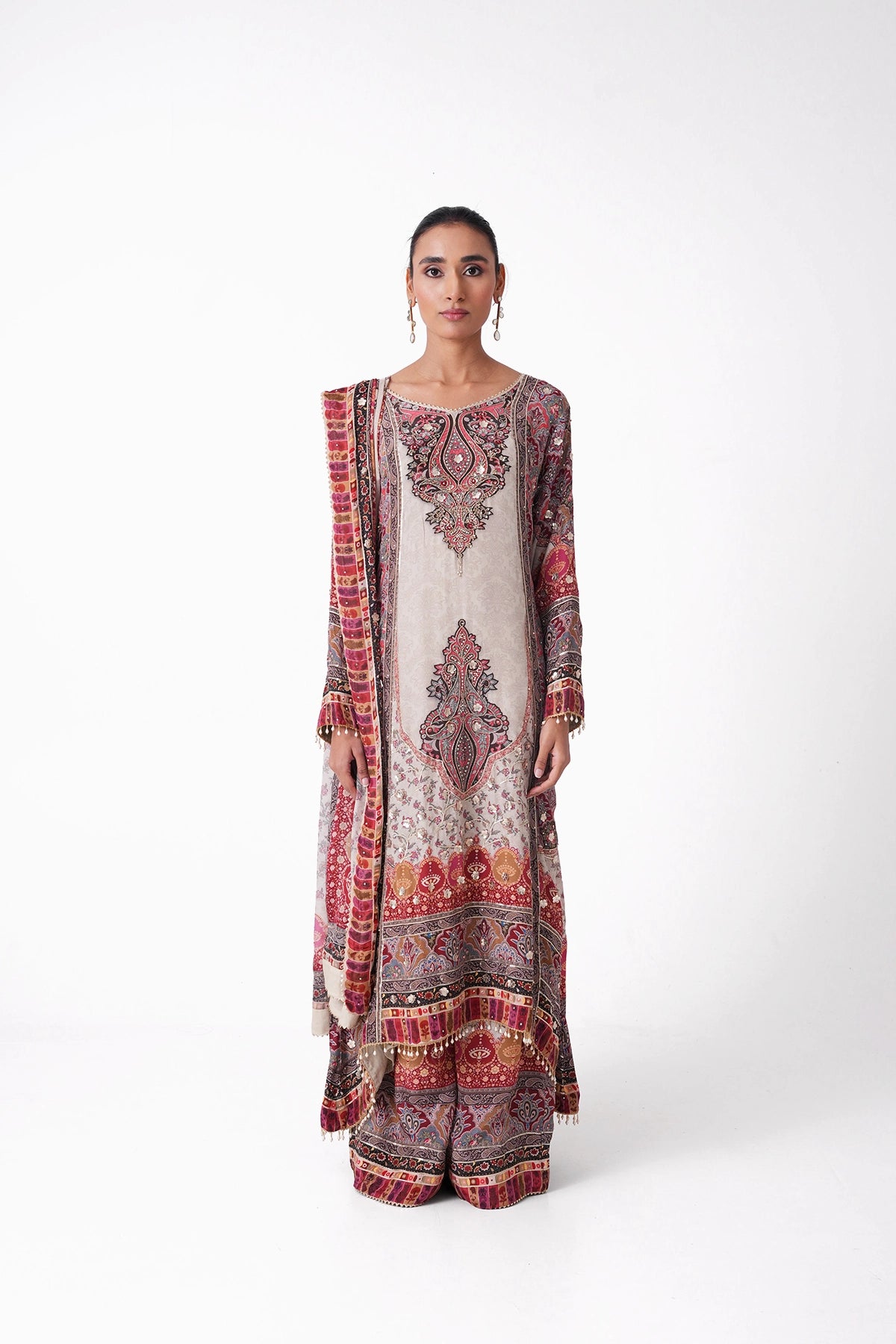 Black And White Multicoloured Printed Salvar Kameez Set In Crepe