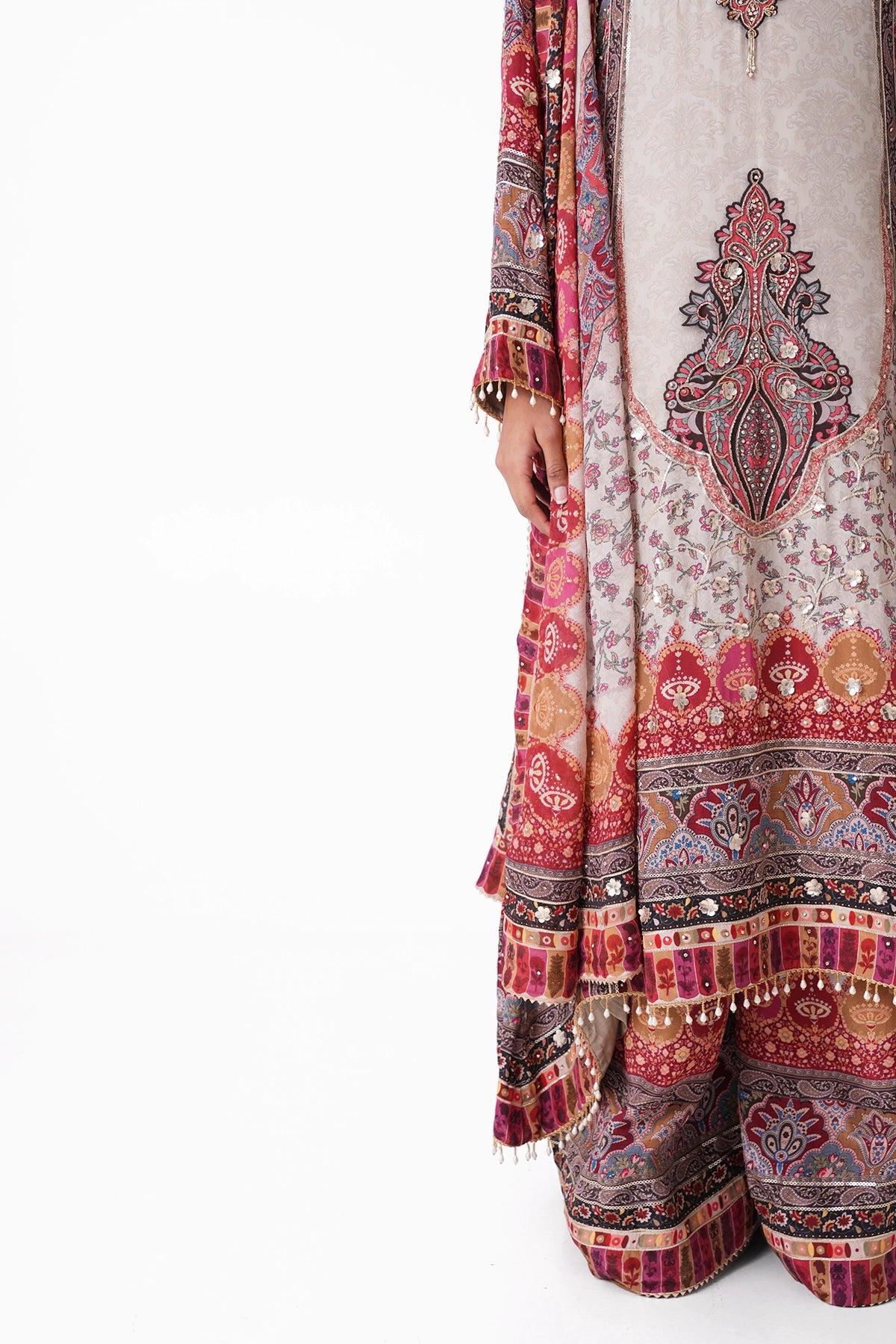 Black And White Multicoloured Printed Salvar Kameez Set In Crepe