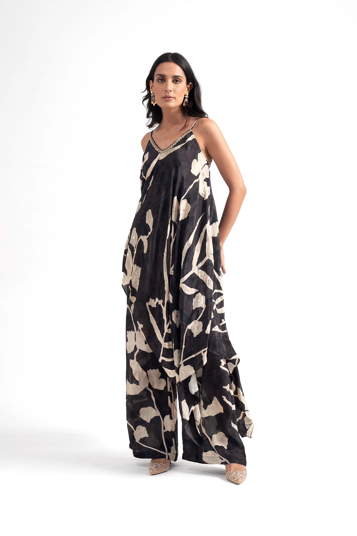 Black And White Digital Printed Floral Set In Crepe