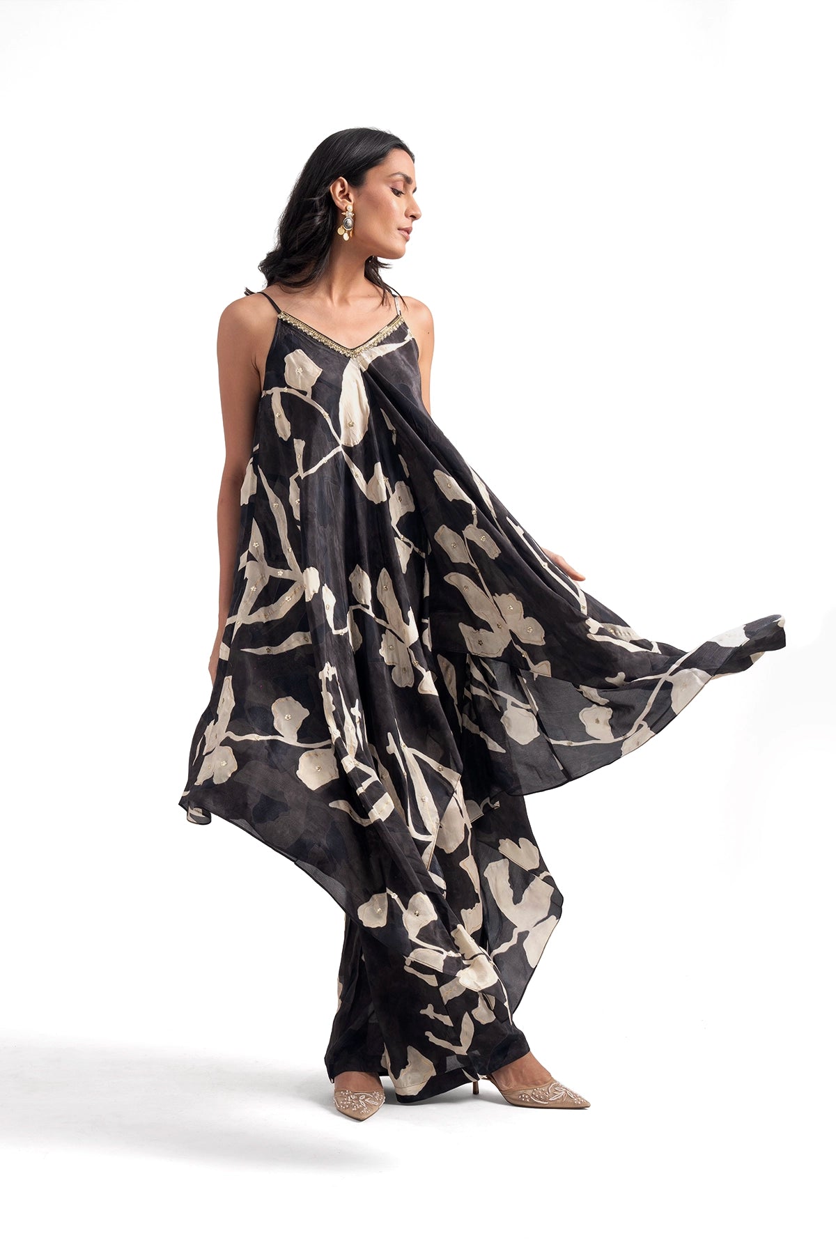 Black And White Digital Printed Floral Set In Crepe