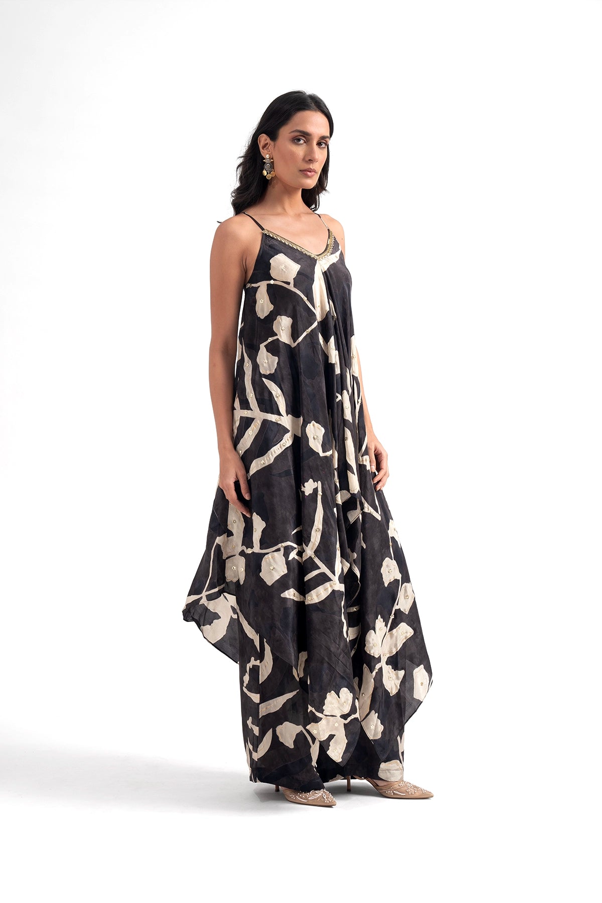 Black And White Digital Printed Floral Set In Crepe