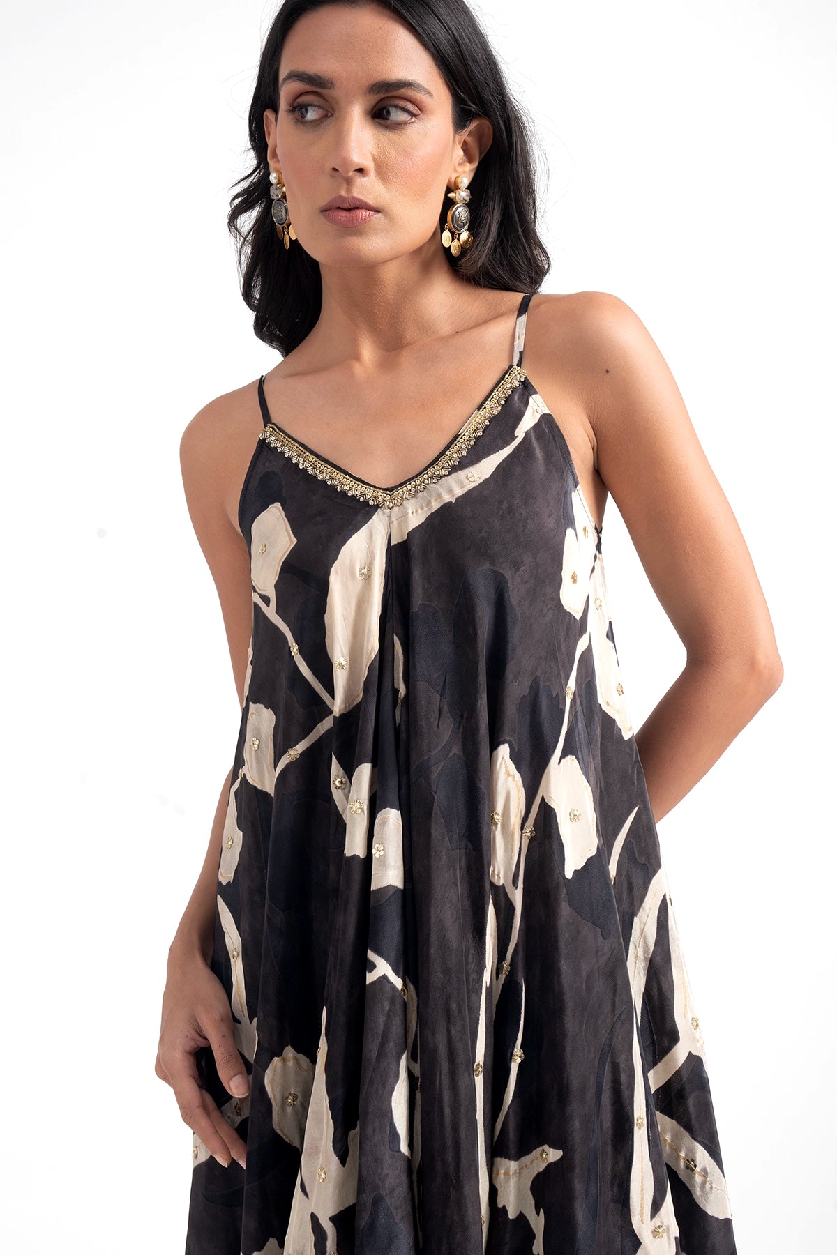 Black And White Digital Printed Floral Set In Crepe