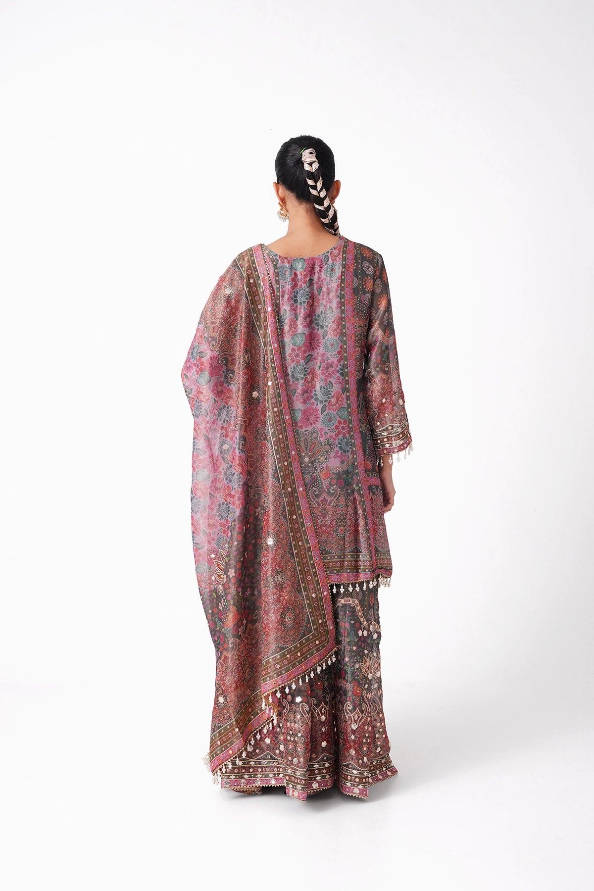 Dark Grey And Pink Multicoloured Printed Suit Set In Tissue